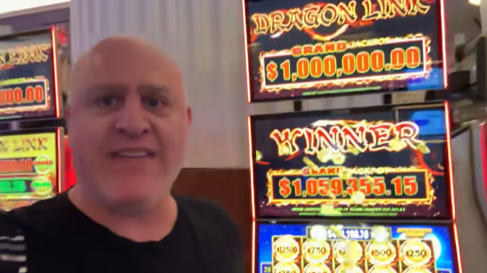 Scott Raja Richter winning 1 million dollars on dragon link autumn moon at the Venetian.